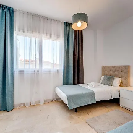 Elegance Luxury Hotel